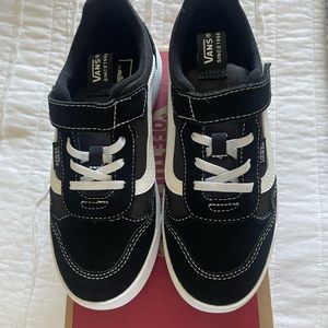 Vans Youth Size 3 Shoe